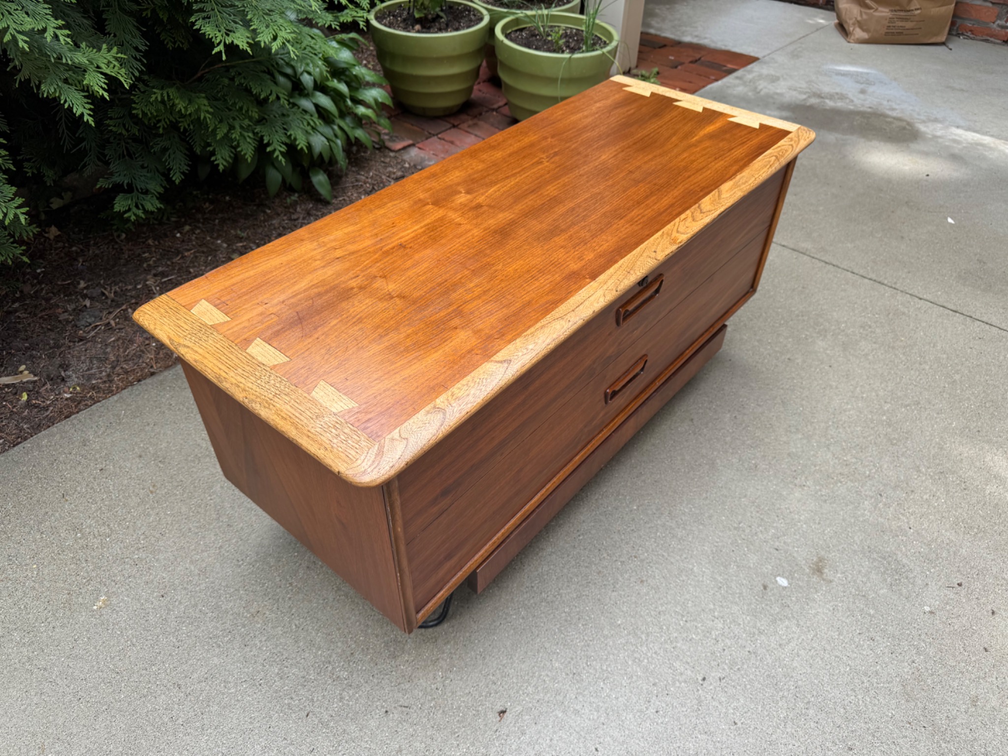Lane Acclaim Cedar Chest after restoration