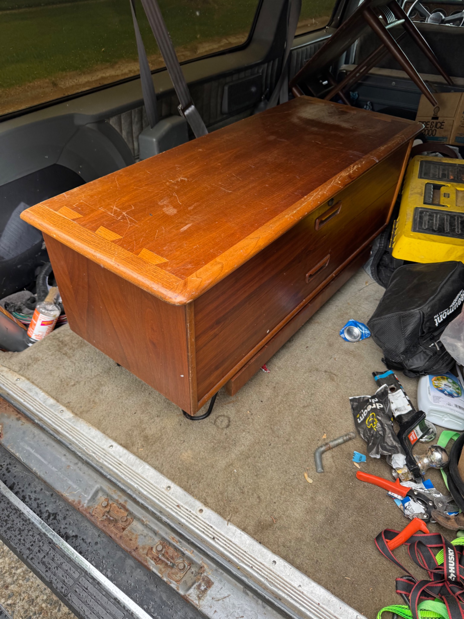 Lane Acclaim Cedar Chest before restoration